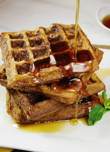 gingerbread-waffles_pouring-syrup