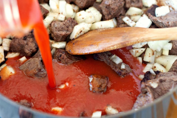 Mixing V8 juice into beef stew